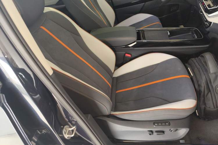 Used Volkswagen ID.6 CROZZ 2022 Long-Range PRO Edition Right Front Seat