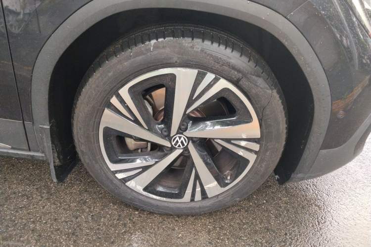Used Volkswagen ID.6 CROZZ 2022 Long-Range PRO Edition Right Front Wheel Hub