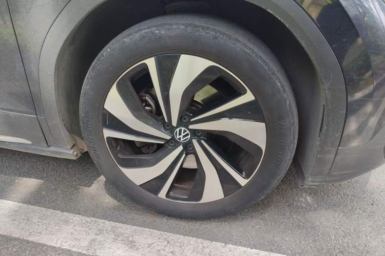 Used Volkswagen ID.6 CROZZ 2022 Long-Range PURE+ Edition Right Front Wheel Hub