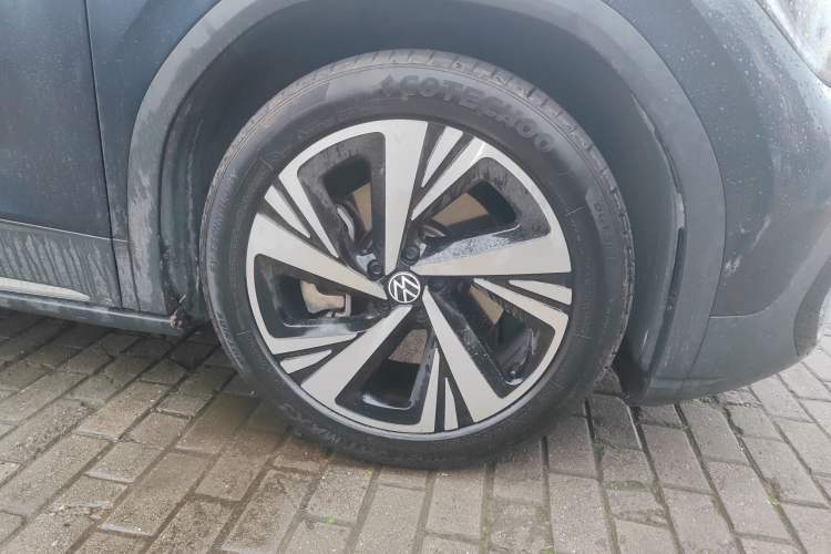 Used Volkswagen ID.6 CROZZ 2022 Long-Range PRO Edition Right Front Wheel Hub