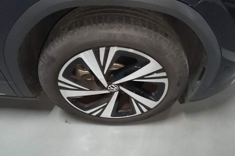 Used Volkswagen ID.6 CROZZ 2022 Long-Range PRO Edition Right Front Wheel Hub