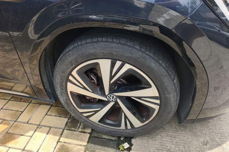 Used Volkswagen ID.6 CROZZ 2022 Long-Range PRO Edition Right Front Wheel Hub