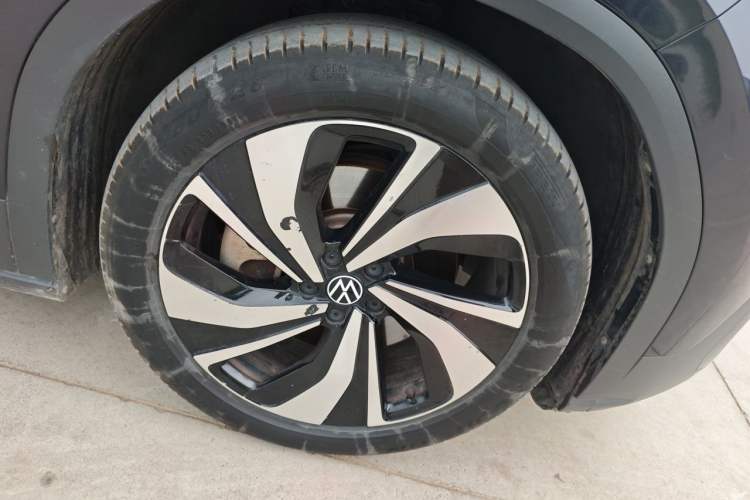 Used Volkswagen ID.6 CROZZ 2022 Long-Range PURE+ Edition Right Front Wheel Hub