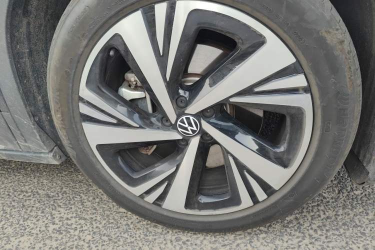 Used Volkswagen ID.6 CROZZ 2022 Long-Range PRO Edition Right Front Wheel Hub