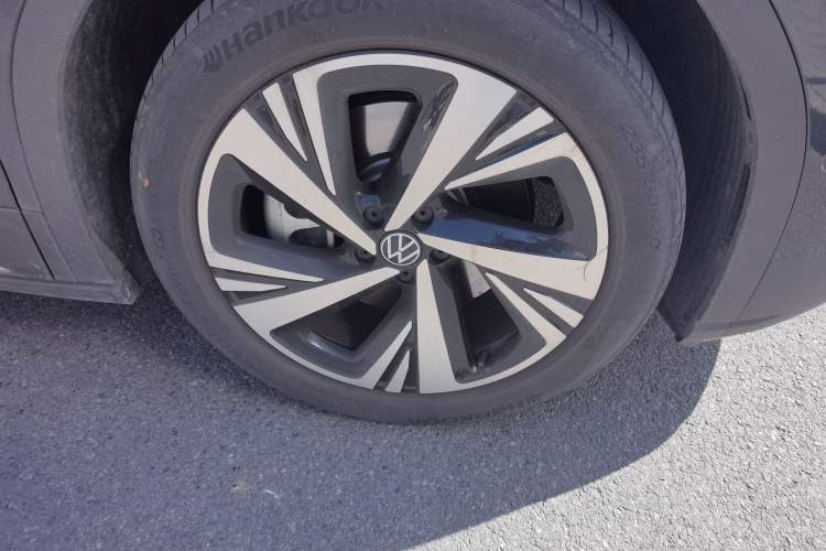 Used Volkswagen ID.6 CROZZ 2022 Long-Range PRO Edition Right Front Wheel Hub