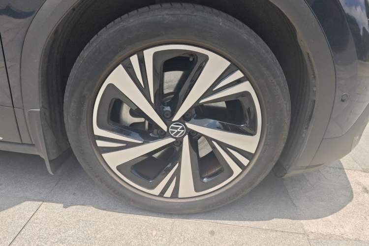 Used Volkswagen ID.6 CROZZ 2022 Long-Range Lite PRO Edition Right Front Wheel Hub