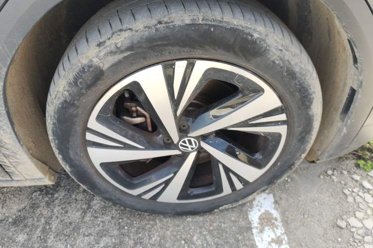 Used Volkswagen ID.6 CROZZ 2022 Long-Range PRO Edition Right Front Wheel Hub