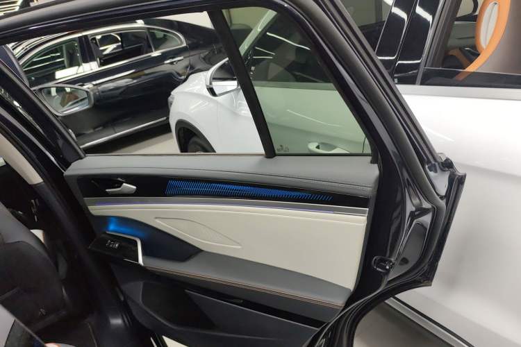 Used Volkswagen ID.6 CROZZ 2022 Long-Range PRO Edition Right Rear Door Interior