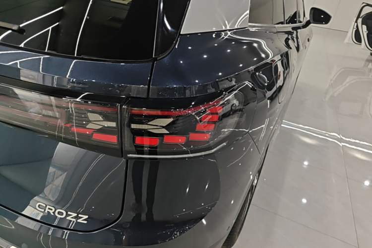 Used Volkswagen ID.6 CROZZ 2022 Long-Range PRO Edition Right Rear Taillight
