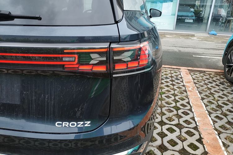 Used Volkswagen ID.6 CROZZ 2022 Long-Range PRO Edition Right Rear Taillight