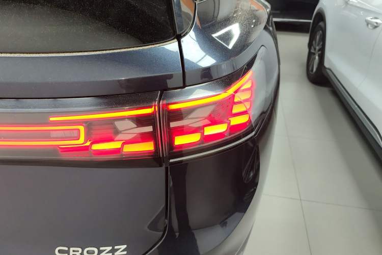 Used Volkswagen ID.6 CROZZ 2022 Long-Range PRO Edition Right Rear Taillight