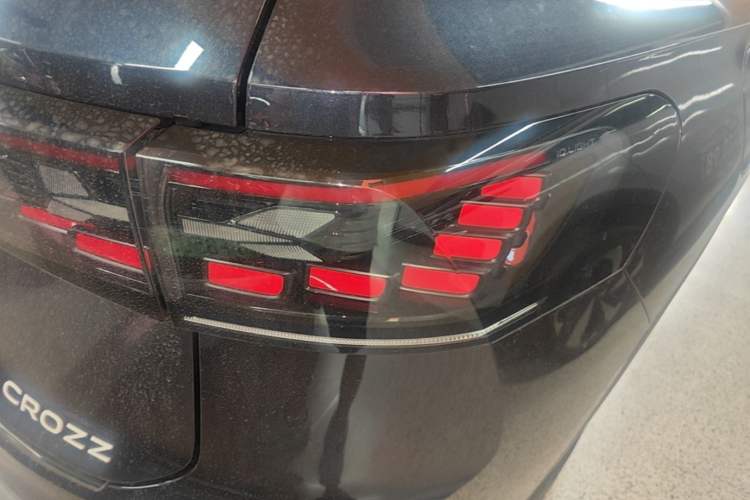 Used Volkswagen ID.6 CROZZ 2022 Long-Range PURE+ Edition Right Rear Taillight