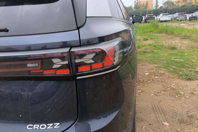 Used Volkswagen ID.6 CROZZ 2022 Long-Range PRO Edition Right Rear Taillight