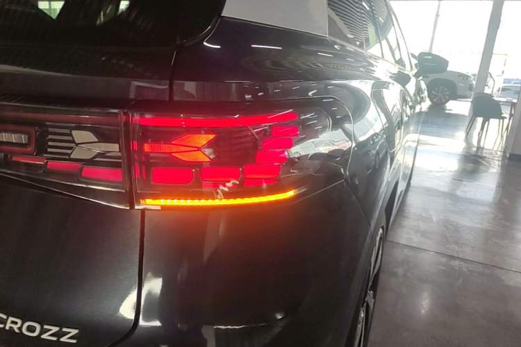 Used Volkswagen ID.6 CROZZ 2022 Long-Range PRO Edition Right Rear Taillight