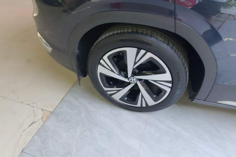 Used Volkswagen ID.6 CROZZ 2022 Long-Range Lite PRO Edition Right Rear Wheel Hub