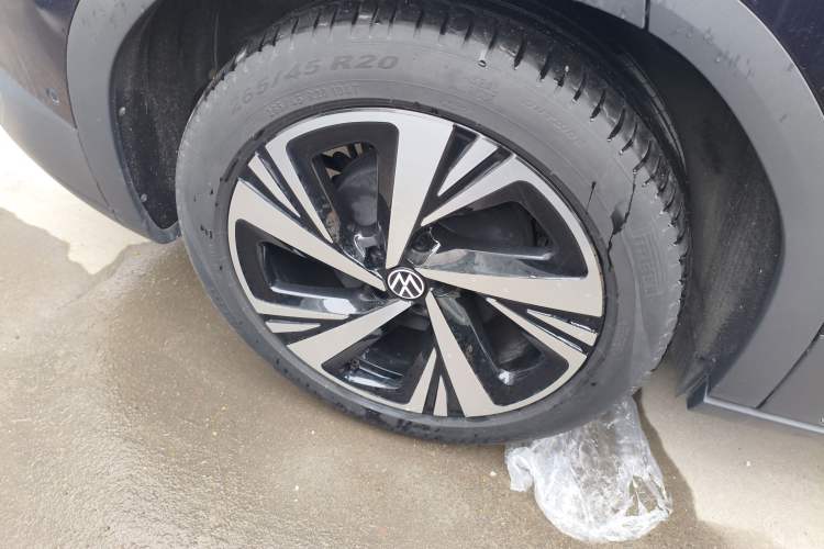 Used Volkswagen ID.6 CROZZ 2022 Long-Range PRO Edition Right Rear Wheel Hub