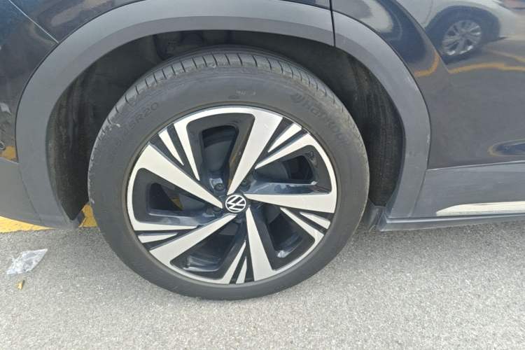 Used Volkswagen ID.6 CROZZ 2022 Long-Range PRO Edition Right Rear Wheel Hub