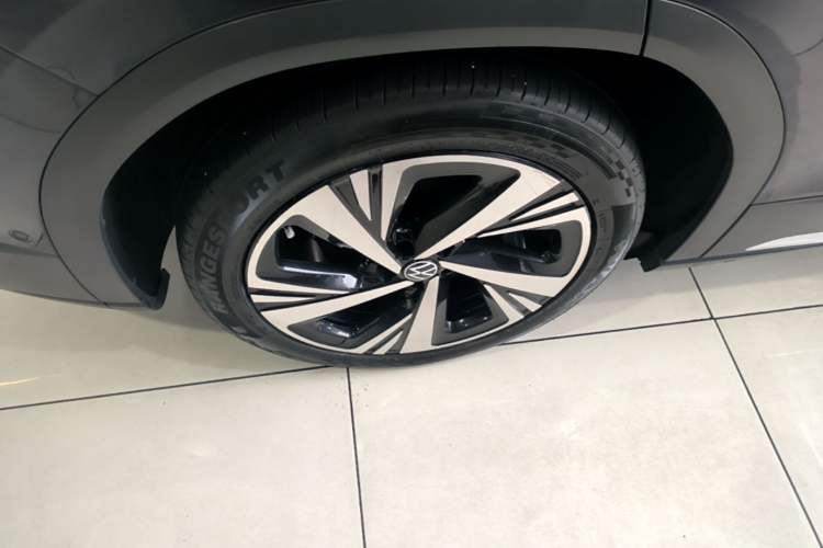 Used Volkswagen ID.6 CROZZ 2022 Long-Range PRO Edition Right Rear Wheel Hub