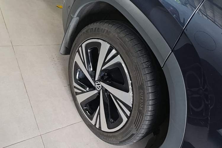 Used Volkswagen ID.6 CROZZ 2022 Long-Range PRO Edition Right Rear Wheel Hub