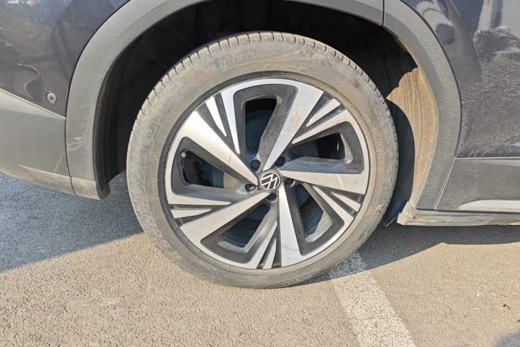 Used Volkswagen ID.6 CROZZ 2022 Long-Range PRO Edition Right Rear Wheel Hub