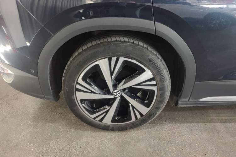 Used Volkswagen ID.6 CROZZ 2022 Long-Range PRO Edition Right Rear Wheel Hub