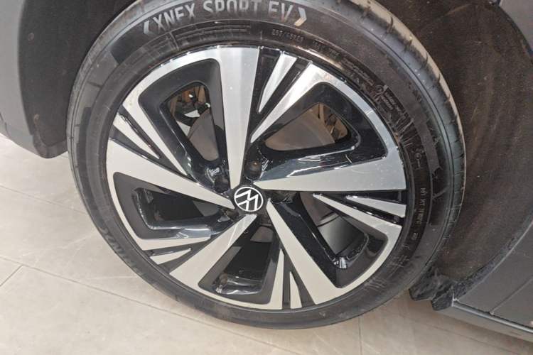 Used Volkswagen ID.6 CROZZ 2022 Long-Range Lite PRO Edition Right Rear Wheel Hub