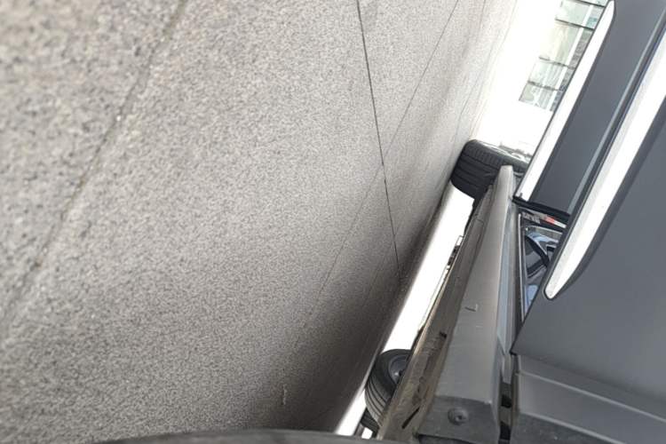 Used Volkswagen ID.6 CROZZ 2022 Long-Range PRO Edition Right Side Sill