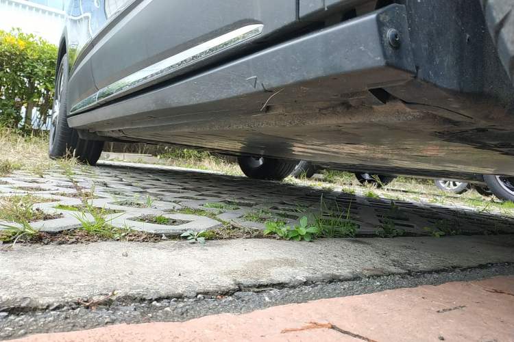 Used Volkswagen ID.6 CROZZ 2022 Long-Range PRO Edition Right Side Sill