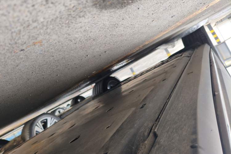Used Volkswagen ID.6 CROZZ 2022 Long-Range PRO Edition Right Side Sill