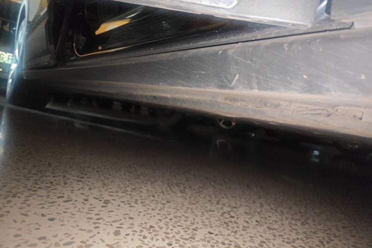 Used Volkswagen ID.6 CROZZ 2022 Long-Range PURE+ Edition Right Side Sill