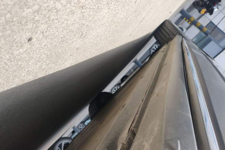 Used Volkswagen ID.6 CROZZ 2022 Long-Range PRO Edition Right Side Sill