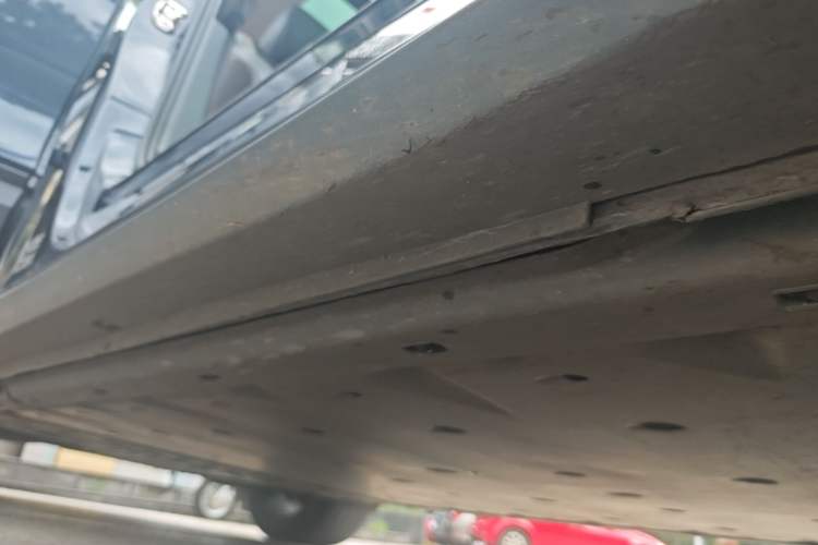 Used Volkswagen ID.6 CROZZ 2022 Long-Range Lite PRO Edition Right Side Sill