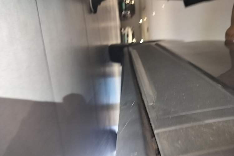 Used Volkswagen ID.6 CROZZ 2022 Long-Range PRO Edition Right Side Sill