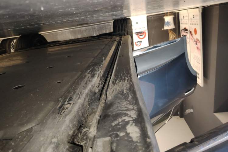 Used Volkswagen ID.6 CROZZ 2022 Long-Range PRO Edition Right Side Sill