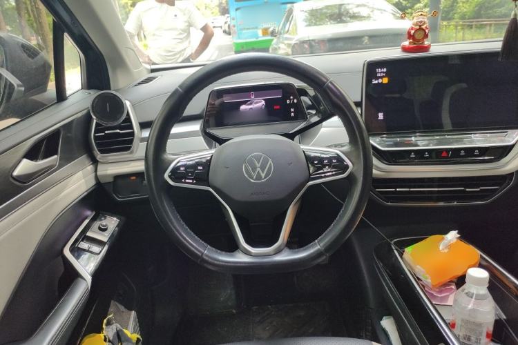Used Volkswagen ID.6 CROZZ 2022 Long-Range PURE+ Edition Steering Wheel