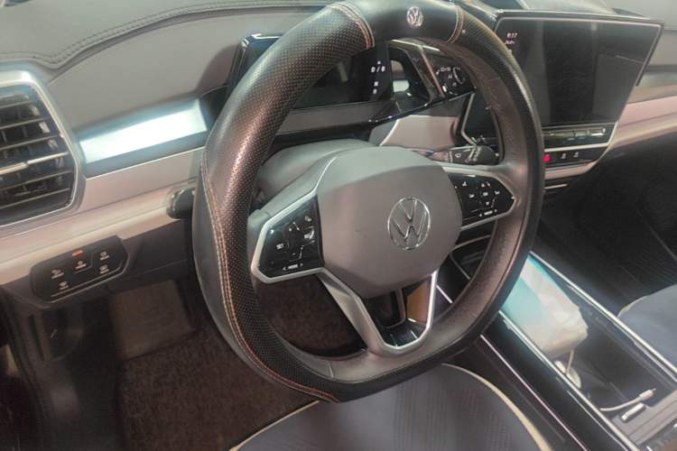 Used Volkswagen ID.6 CROZZ 2022 Long-Range PURE+ Edition Steering Wheel