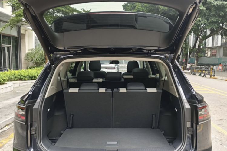 Used Volkswagen ID.6 CROZZ 2022 Long-Range PRO Edition Trunk