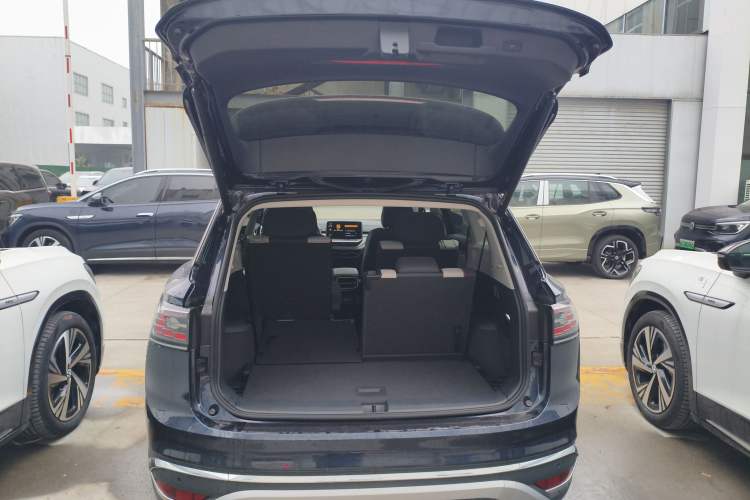 Used Volkswagen ID.6 CROZZ 2022 Long-Range PRO Edition Trunk