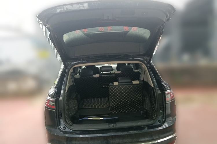 Used Volkswagen ID.6 CROZZ 2022 Long-Range PRO Edition Trunk