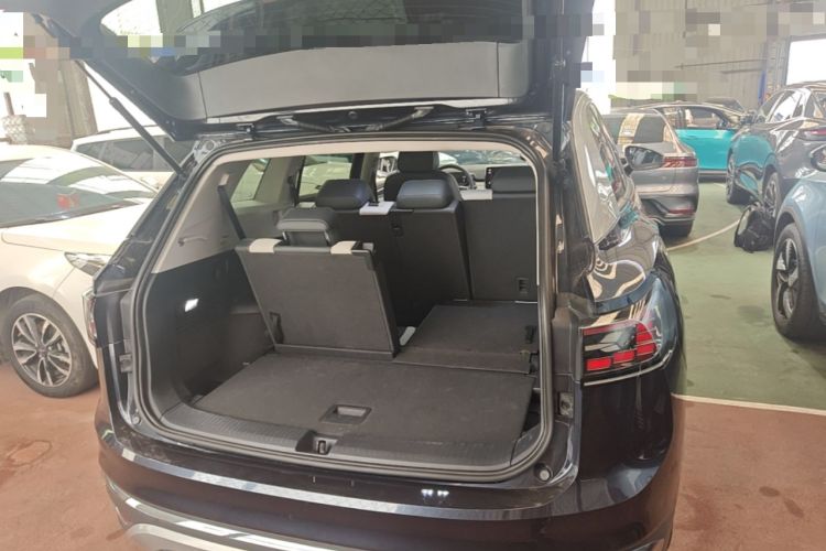 Used Volkswagen ID.6 CROZZ 2022 Standard Range PURE Edition Trunk
