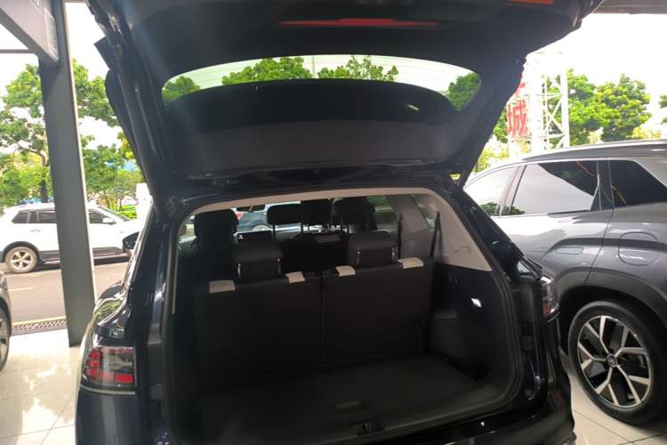 Used Volkswagen ID.6 CROZZ 2022 Long-Range PRO Edition Trunk