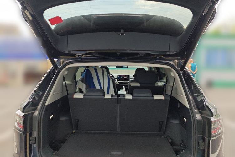 Used Volkswagen ID.6 CROZZ 2022 High-Performance PRIME Edition Trunk