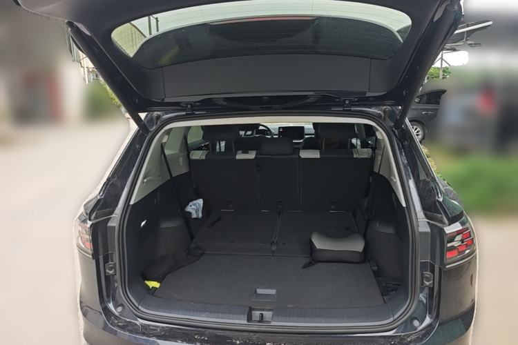 Used Volkswagen ID.6 CROZZ 2022 Long-Range PRO Edition Trunk