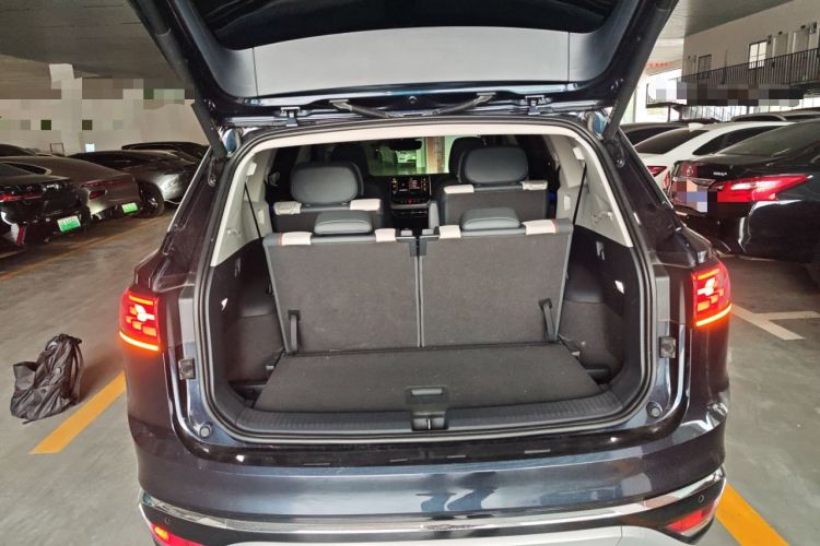 Used Volkswagen ID.6 CROZZ 2022 High-Performance PRIME Edition Trunk