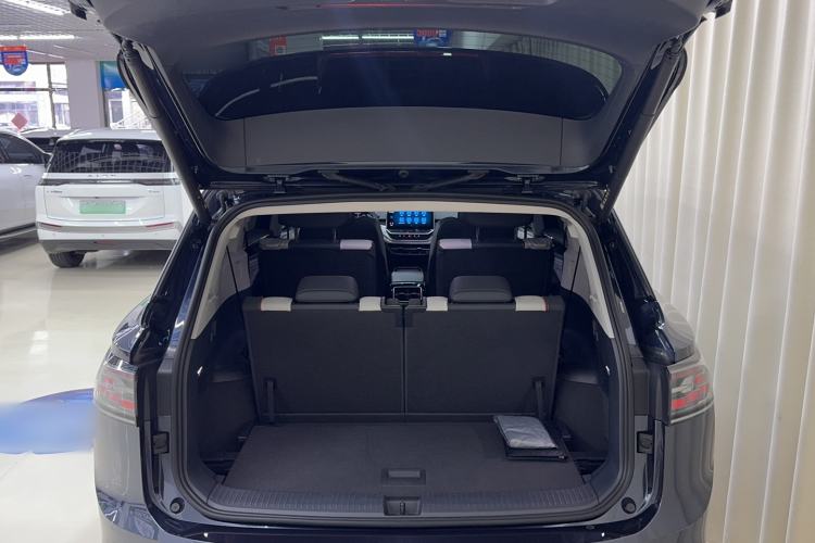 Used Volkswagen ID.6 CROZZ 2022 Long-Range PRO Edition Trunk