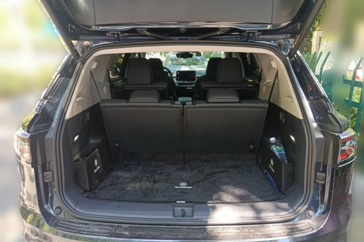 Used Volkswagen ID.6 CROZZ 2022 Long-Range PRO Edition Trunk