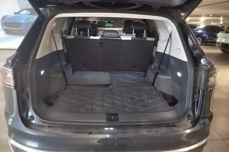 Used Volkswagen ID.6 CROZZ 2022 Long-Range PRO Edition Trunk