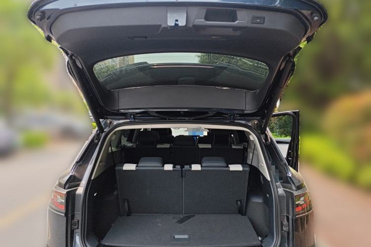 Used Volkswagen ID.6 CROZZ 2022 Long-Range Lite PRO Edition Trunk