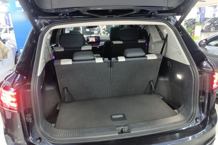 Used Volkswagen ID.6 CROZZ 2022 Long-Range PRO Edition Trunk