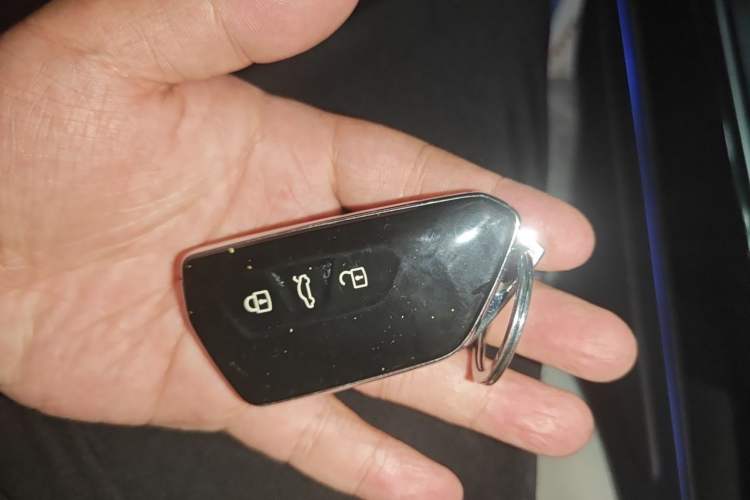 Used Volkswagen ID.6 CROZZ 2022 Long-Range PRO Edition Vehicle Key